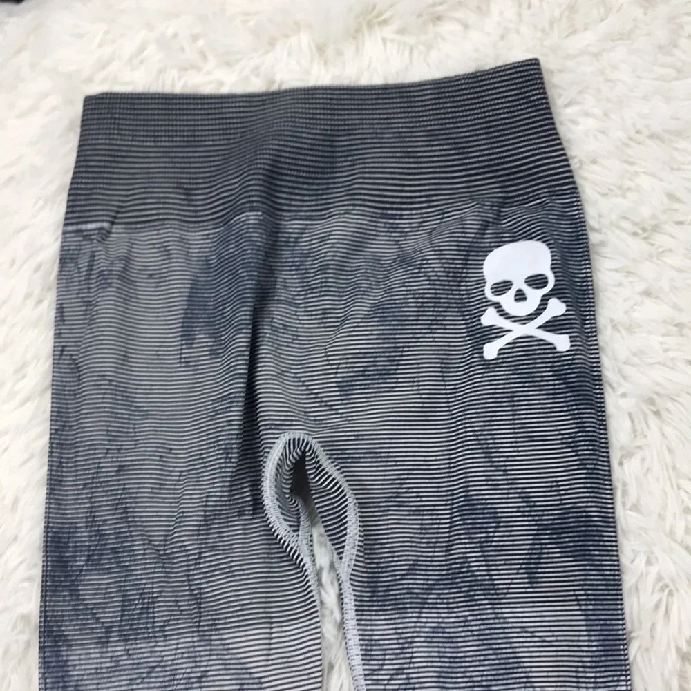 Lululemon Ebb to Train Tight *Wash White / Black / Luna